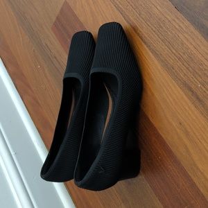 Vivaia Square toe block heel